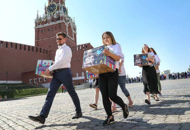 Всероссийская акция «Подари ребенку книгу!» на фестивале «Красная площадь»